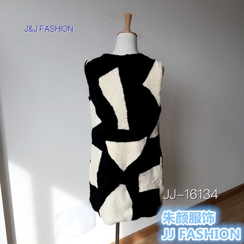 lady‘s long section natural lamb fur black and white combination coat