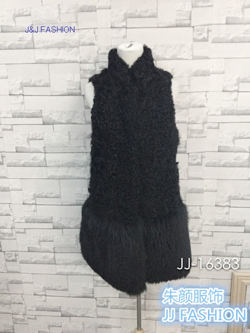LADY'S   COAT IN  LAMB