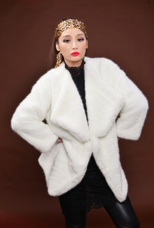 LADY'S  COAT IN FAKE FOX FUR