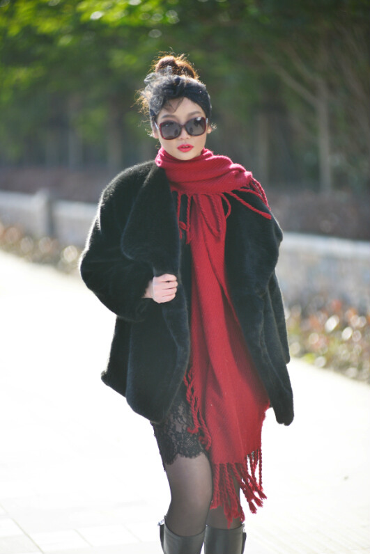 LADY'S  COAT IN FAKE FOX FUR